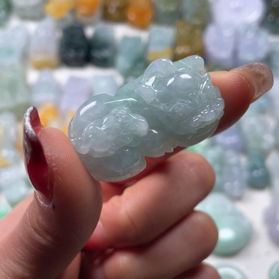 翡翠吊坠(赠链)未镶嵌