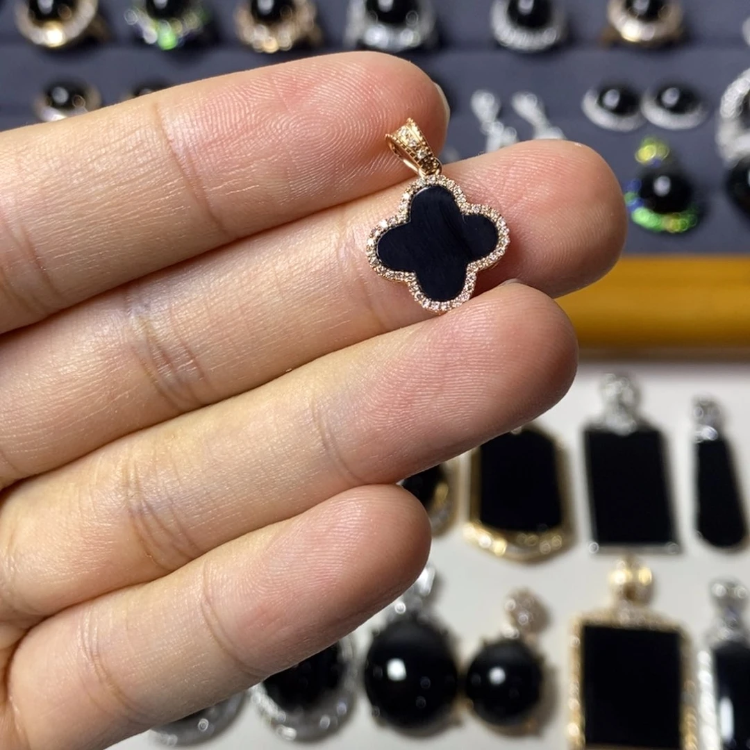 颈饰18K金镶嵌翡翠