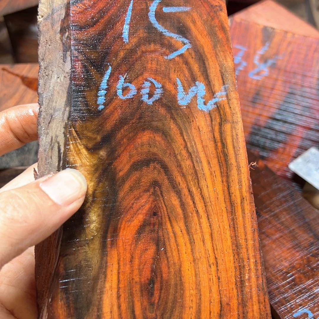 1***w交趾黄檀（大红酸枝）