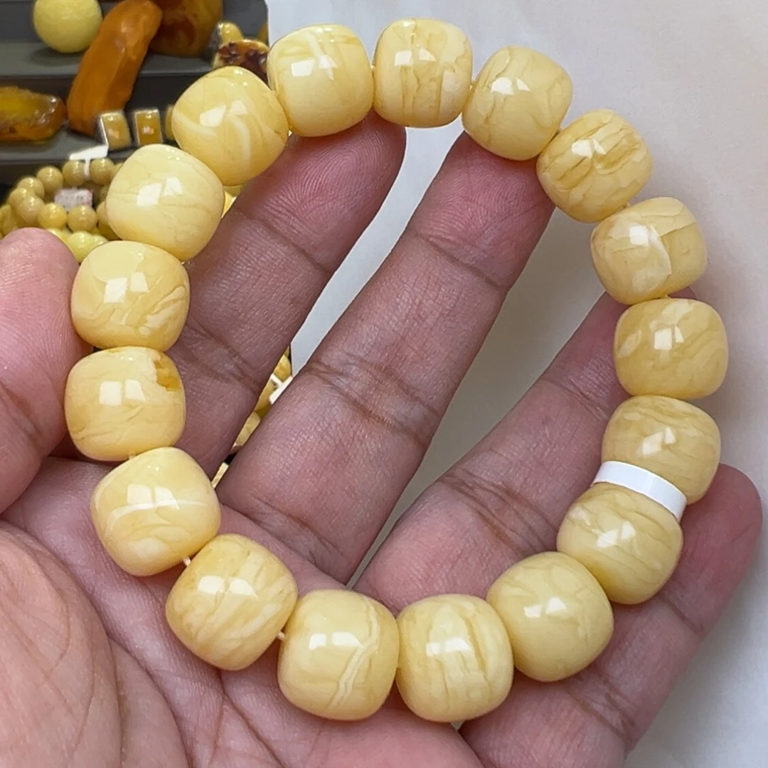 蜜蜡未镶嵌裸石14加31.52克