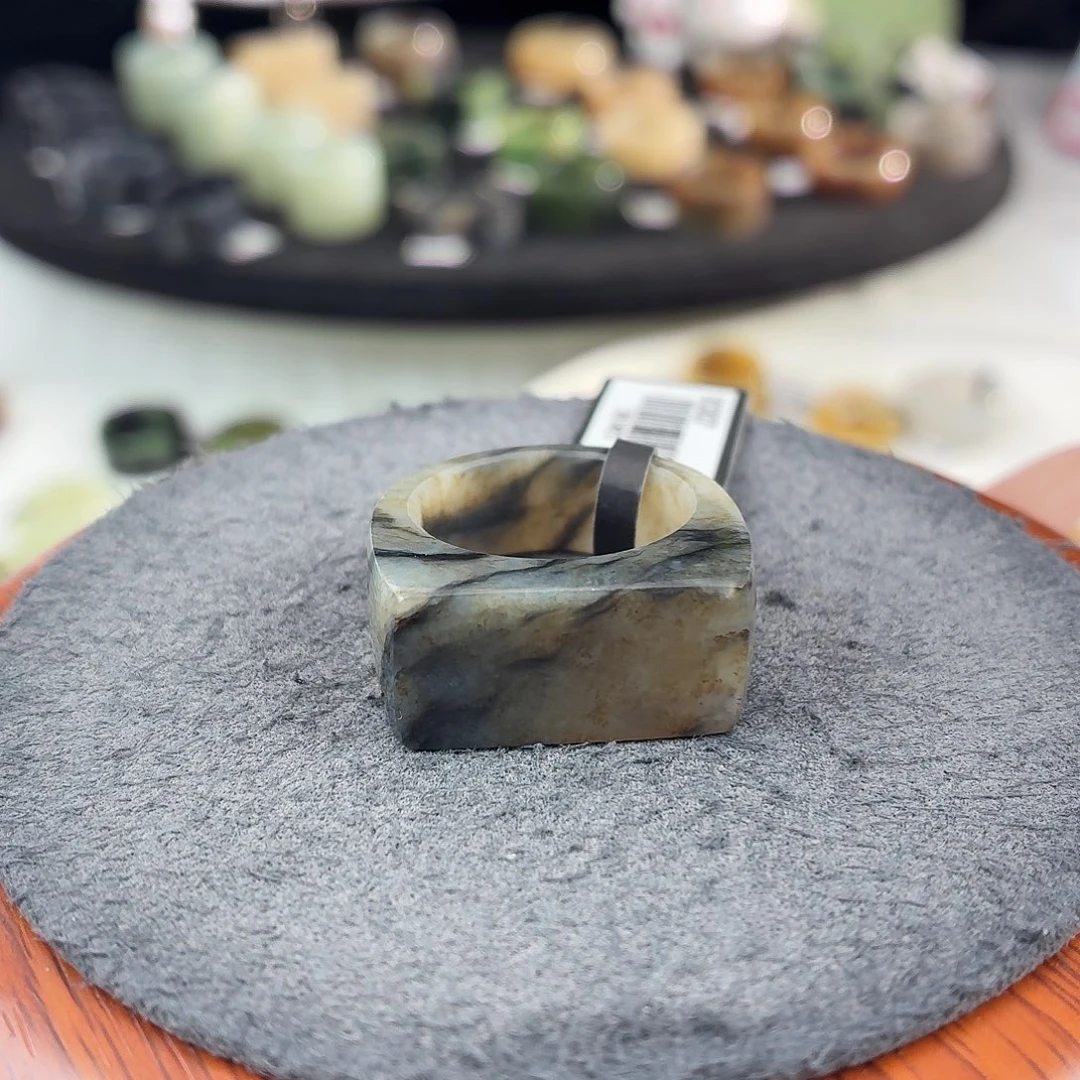 和田玉未镶嵌戒指b82妖花马鞍18