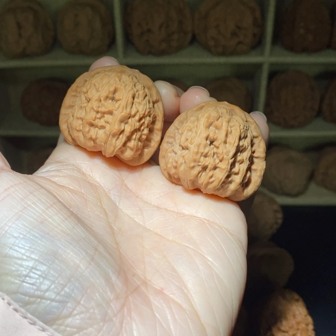 F***n文玩核桃把件白狮子