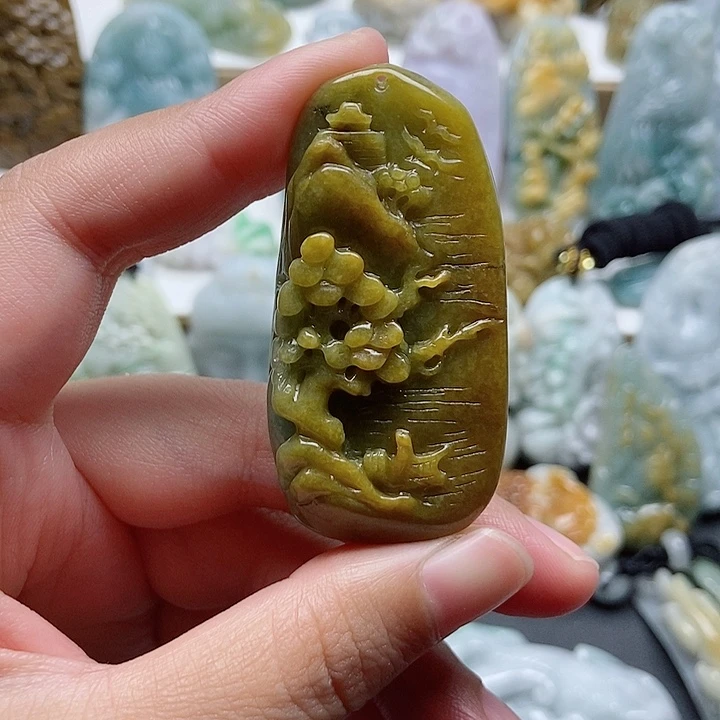翡翠未镶嵌颈饰翡翠