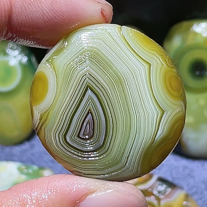 玛瑙/玉髓未镶嵌珠宝奇石