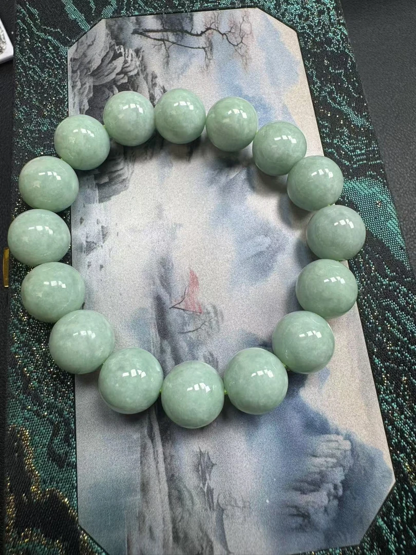 天然A货翡翠（多样性发其一）手串