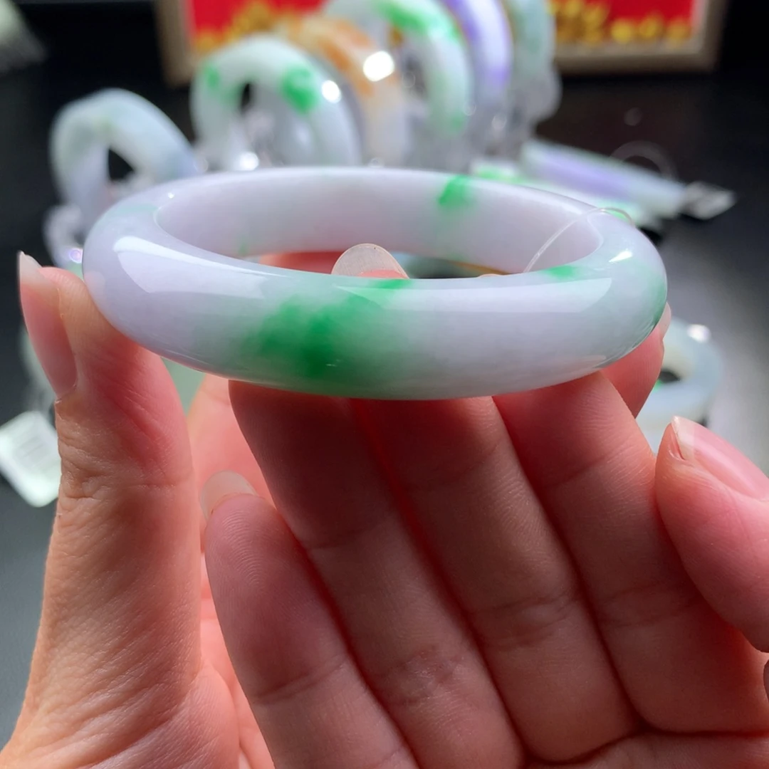 定制翡翠未镶嵌翡翠手镯