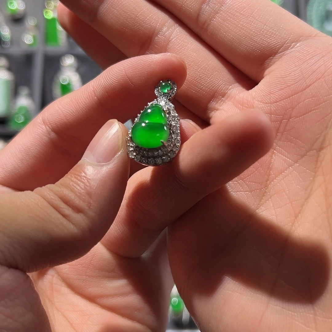 翡翠未镶嵌吊坠(不含链)