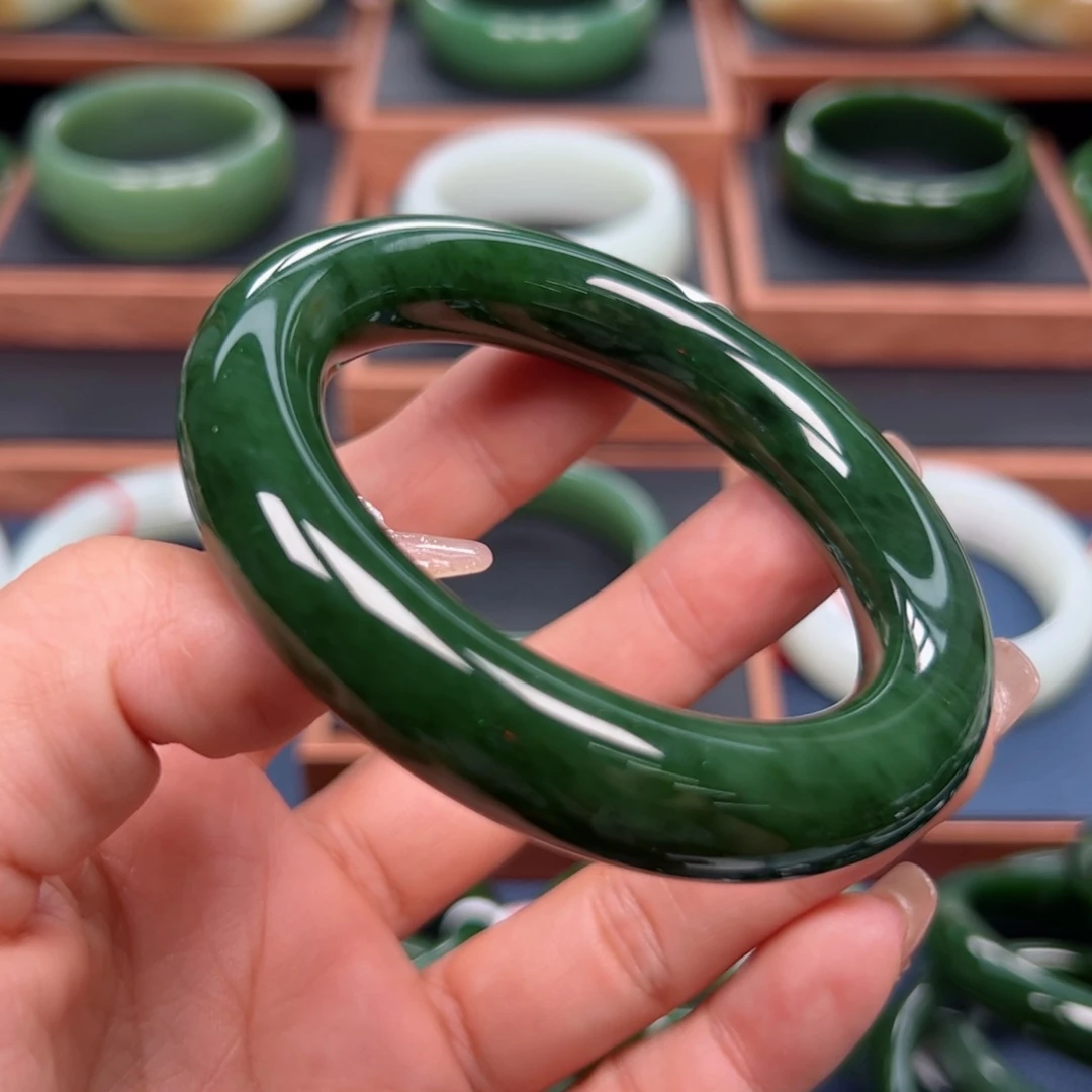 未镶嵌手镯和田玉（碧玉）