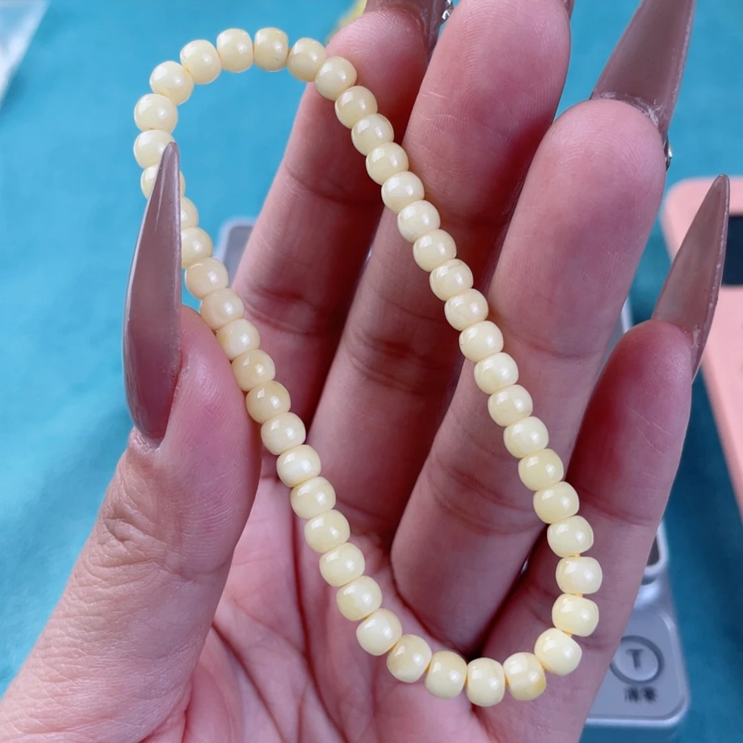 蜜蜡裸石未镶嵌蜜蜡84