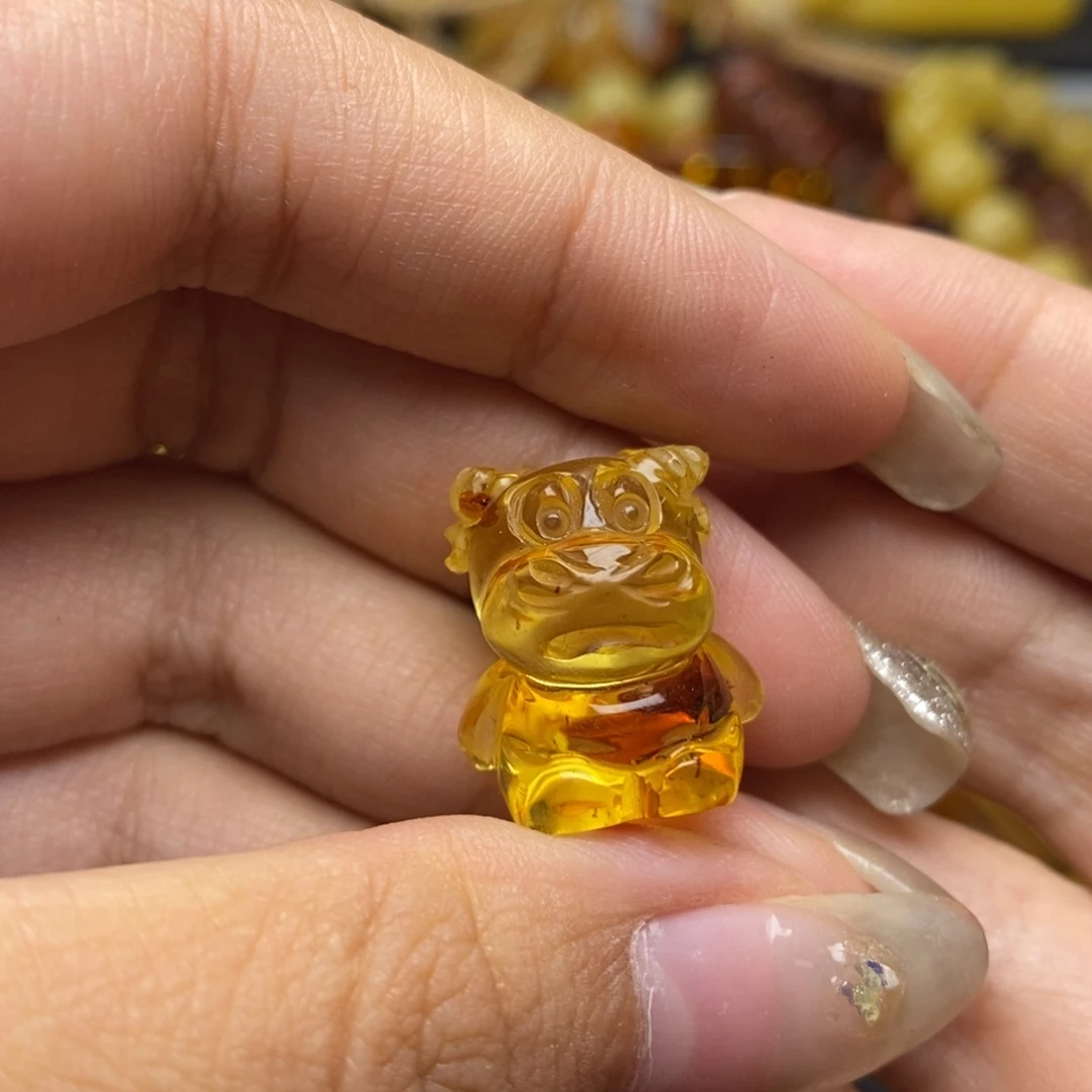 未镶嵌琥珀珠宝奇石