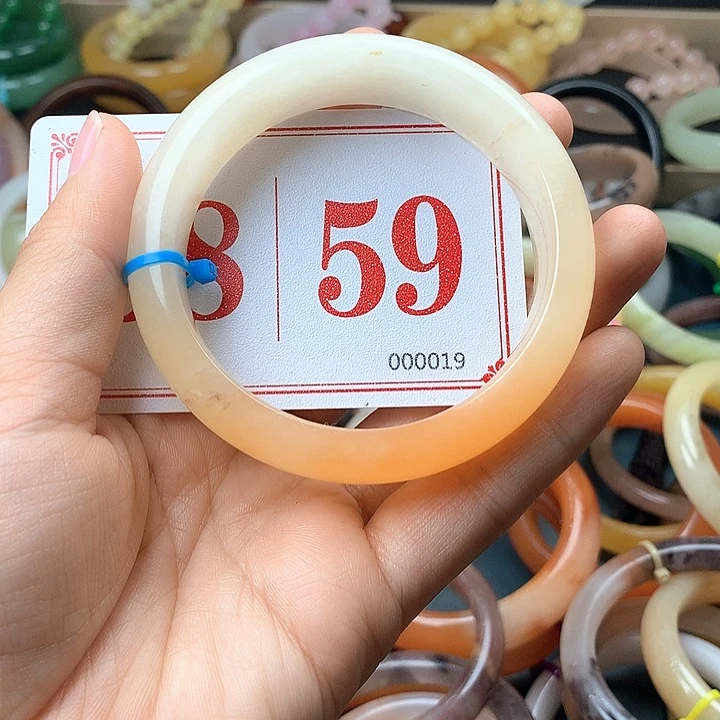 石英质玉（黄龙玉）未镶嵌手镯