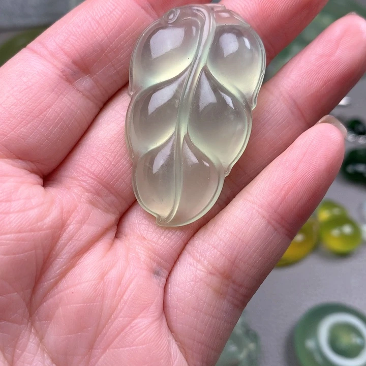 蛇纹石玉未镶嵌颈饰岫玉