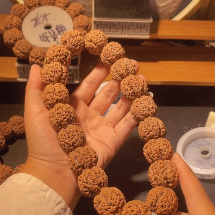 沉***默手串金刚菩提这个
