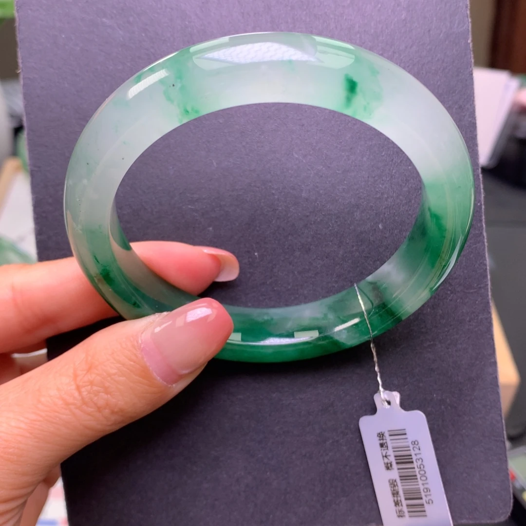 石英质玉（非洲翠）未镶嵌手镯60半山半水