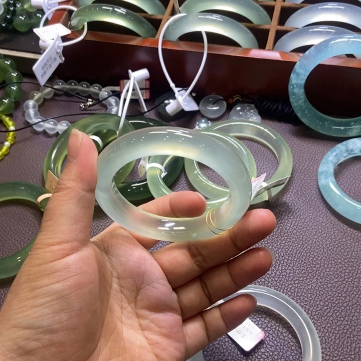 蛇纹石玉未镶嵌手镯53