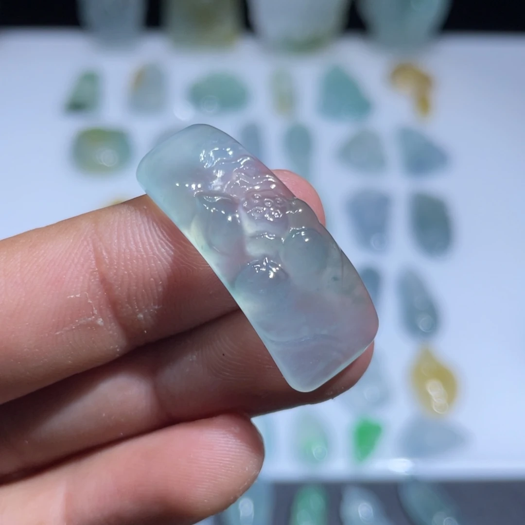 颈饰未镶嵌翡翠莲花手牌