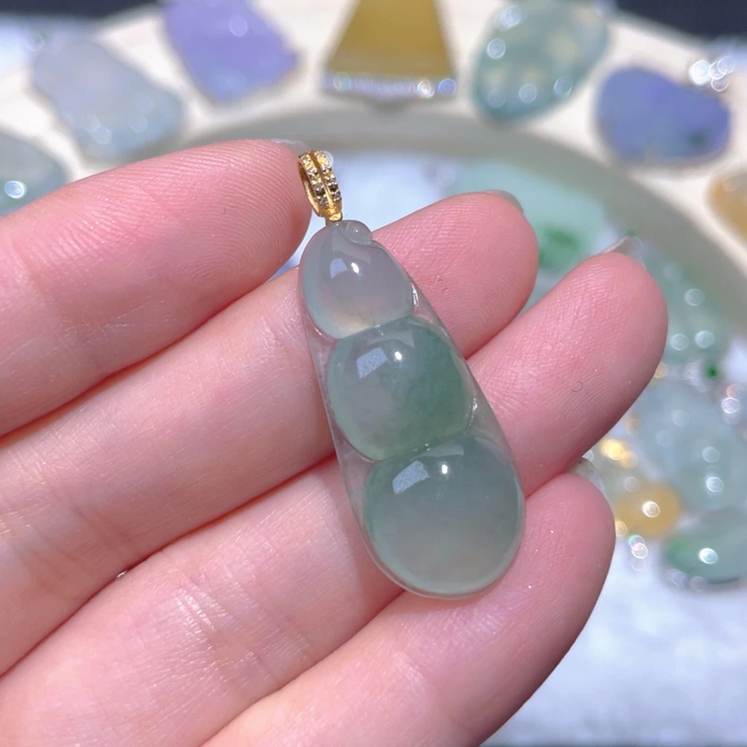 翡翠18K金镶嵌颈饰翡翠