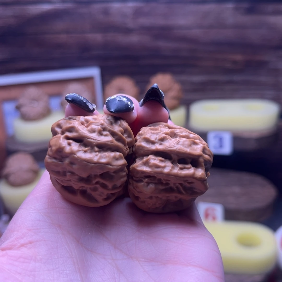 摩***囧桃核吊坠蛤蟆头闪79