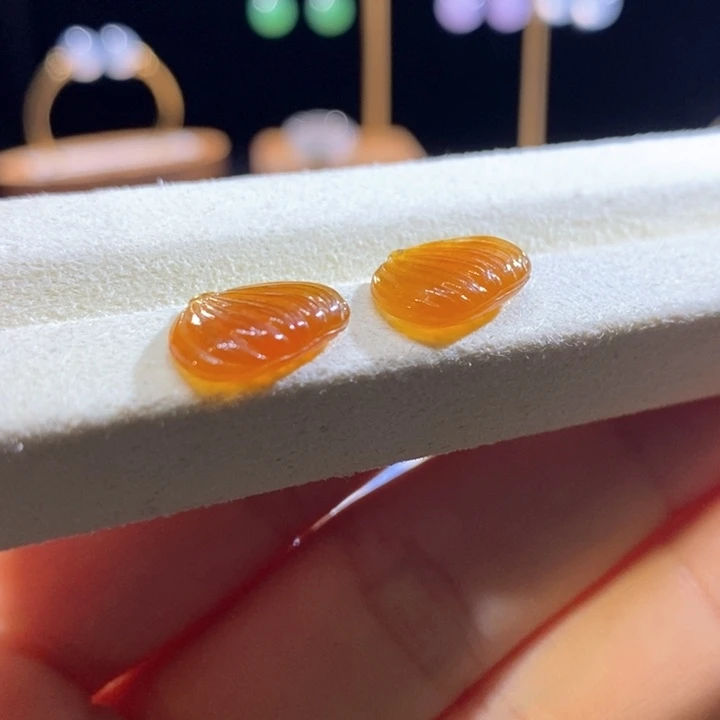 翡翠未镶嵌吊坠(不含链)翡翠黄红福贝一对