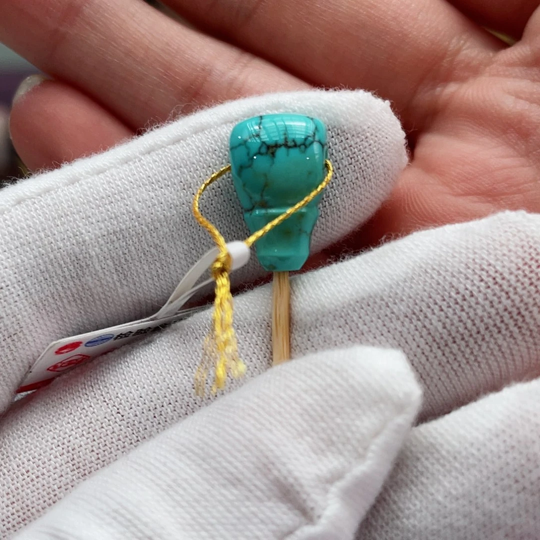 绿松石颈饰未镶嵌