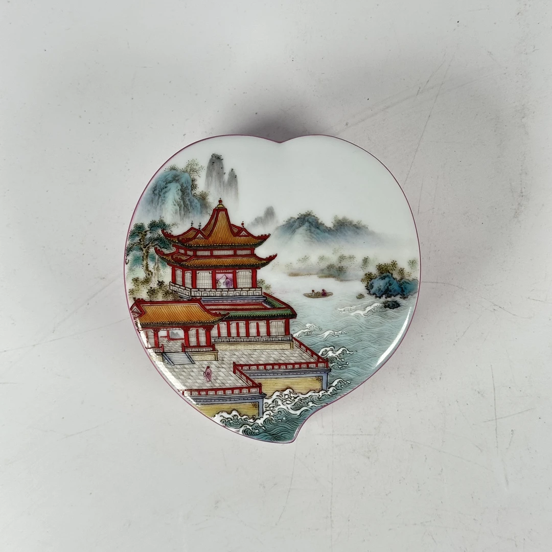 珐琅彩胭脂盒收藏鉴赏