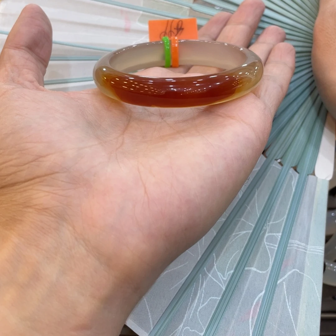 玛瑙/玉髓手镯未镶嵌陈***?