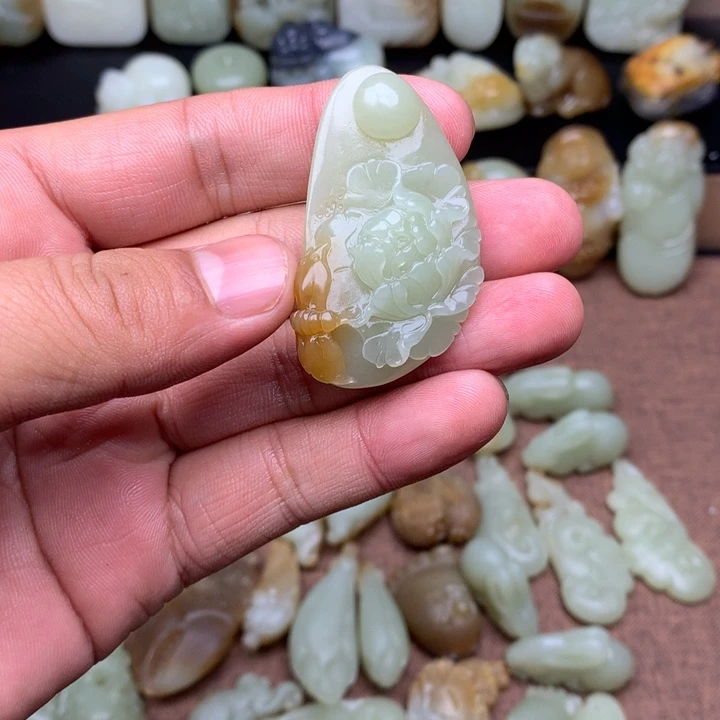 和田玉（糖玉）未镶嵌颈饰