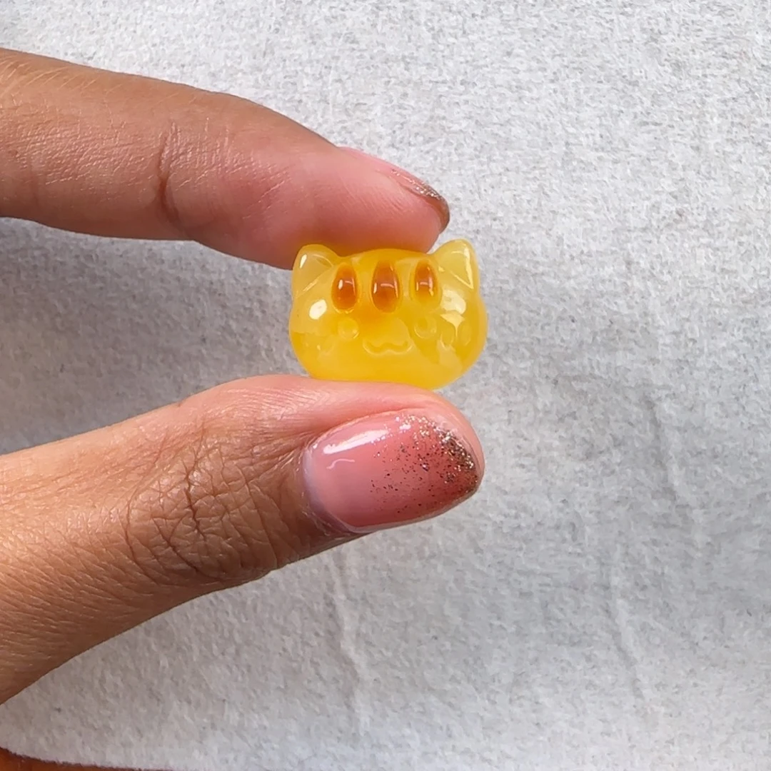 琥珀未镶嵌颈饰琥珀