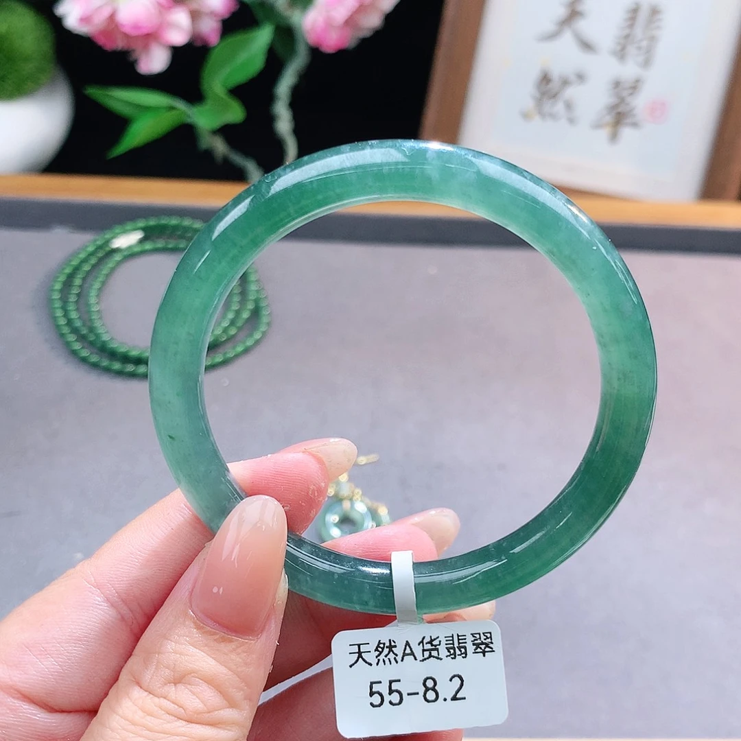 未镶嵌手镯（圆镯）翡翠