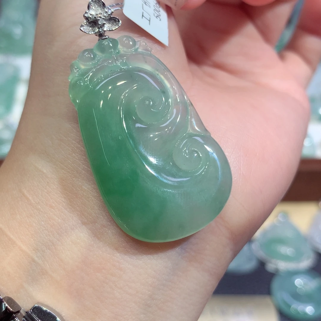 吊坠(不含链)18K金镶嵌翡翠