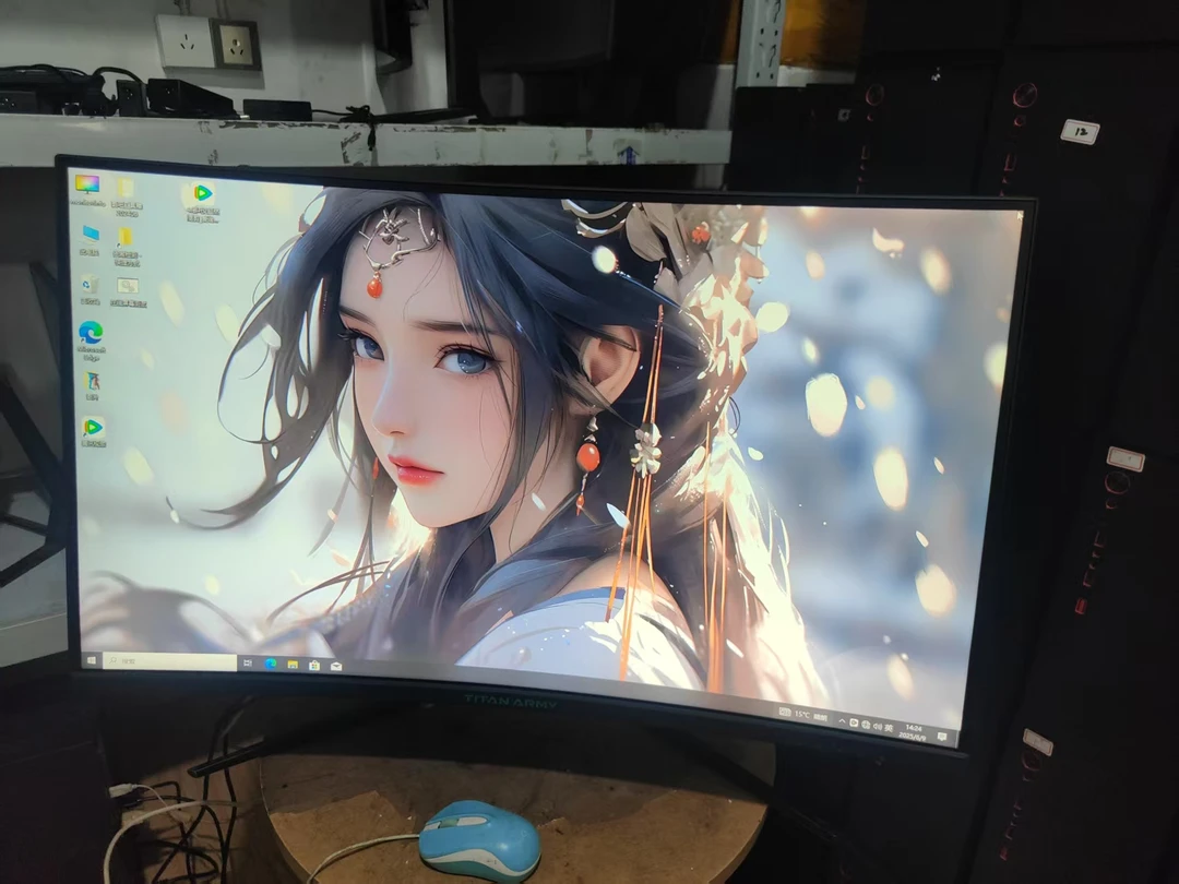 9新 TITAN ARMY/泰坦军团   曲面1K/2K 高刷 电竞显示器