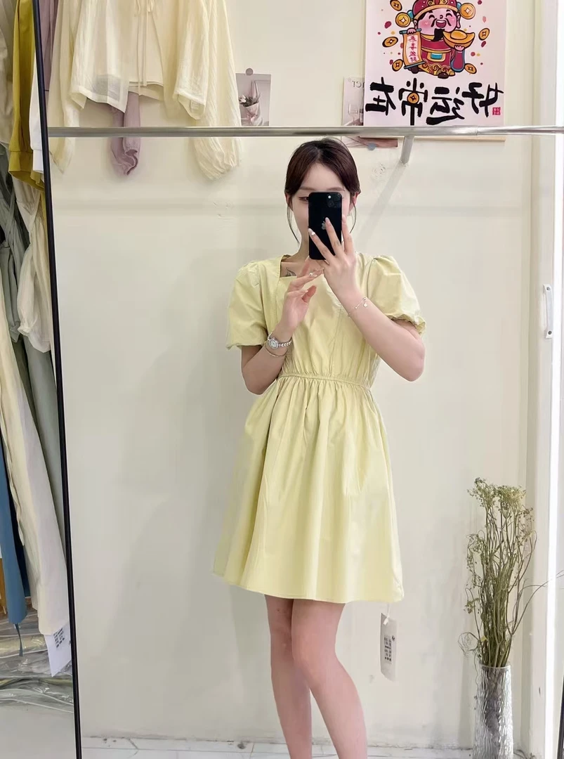 法式收腰夏季甜美女装法式春季褶皱连衣裙长款时尚减龄泡泡袖