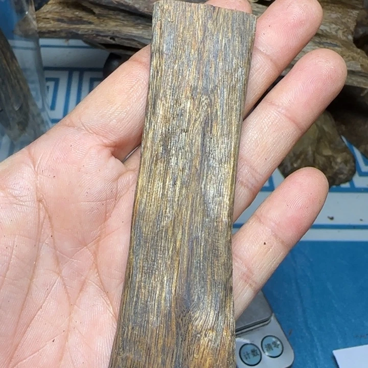 木质海南绿奇金沙手把11克