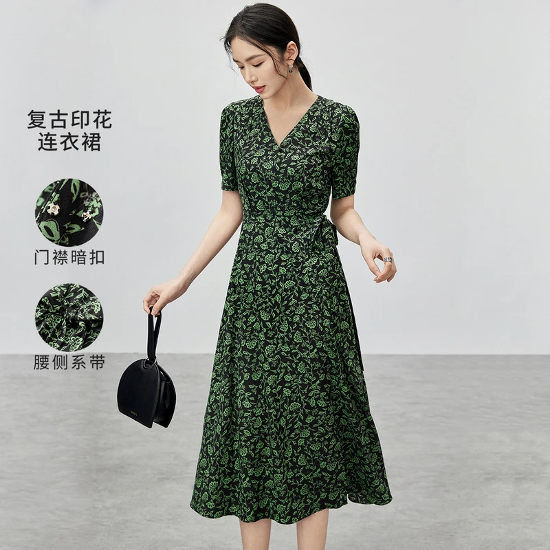 尚都比拉复古垂感大摆连衣裙V领腰侧系带收腰复古印花连衣裙55134