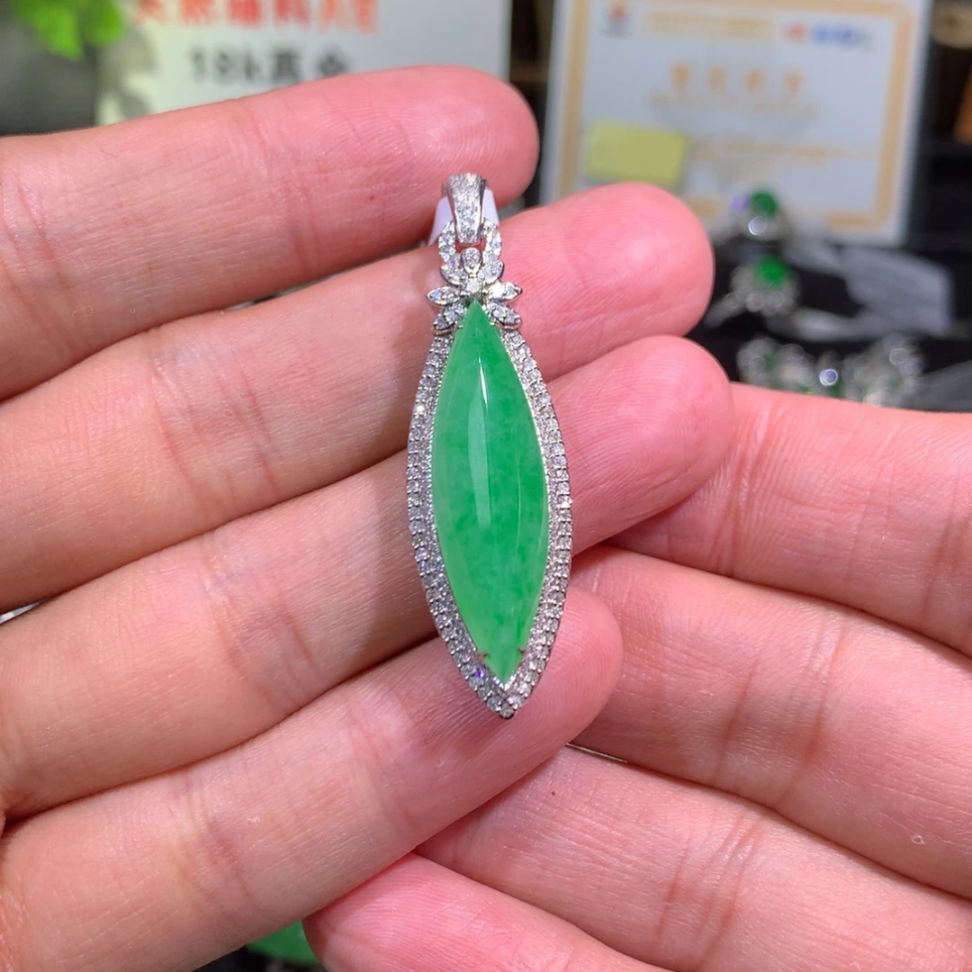 【闪购商品】翡翠吊坠(不含链)18K金镶嵌马眼