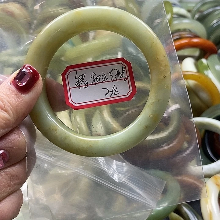 蛇纹石玉手镯未镶嵌错****墨