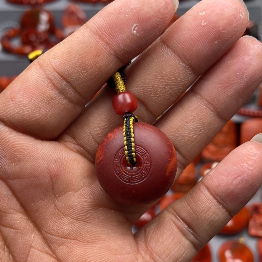 南红玛瑙未镶嵌珠宝奇石吊坠
