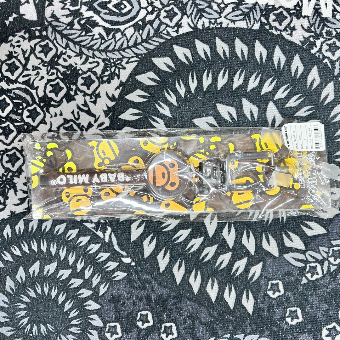 【梅】bape milo手机自拍杆 潮流配件