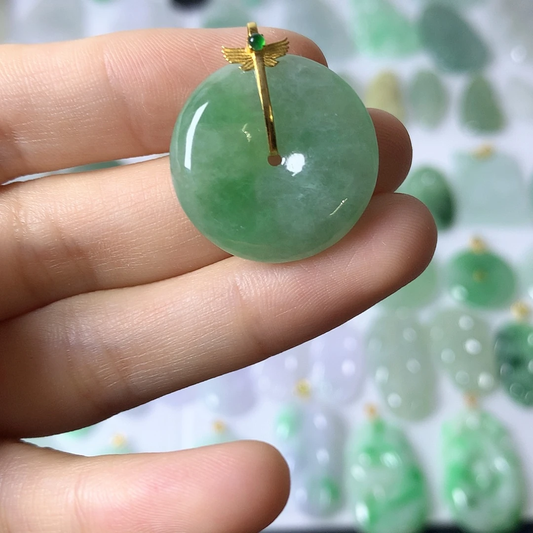 湘****颈饰未镶嵌翡翠翡翠88