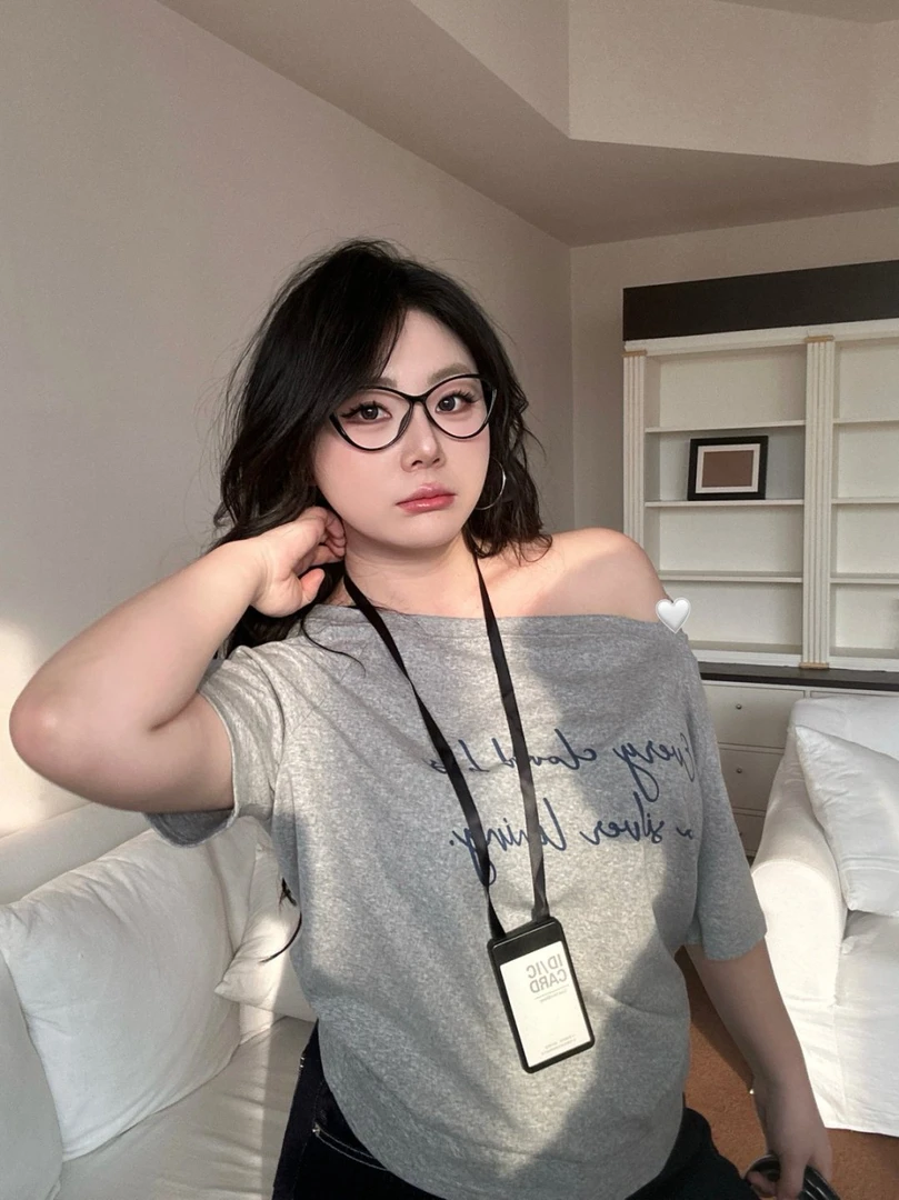 【大小姐】“松弛浅夏”短袖t恤女宽松百搭半袖休闲打底上衣+牛仔裤