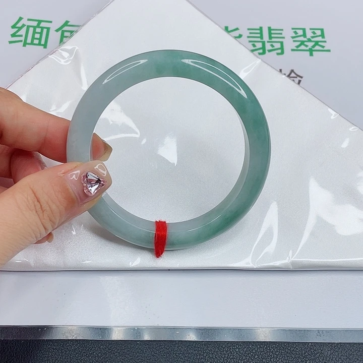 肥***肥未镶嵌手镯翡翠冰绿手镯