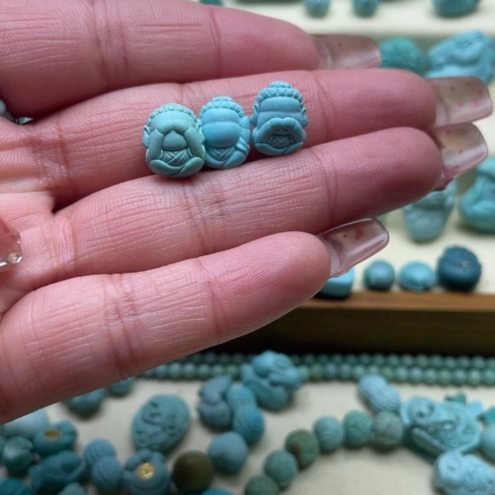 绿松石颈饰未镶嵌