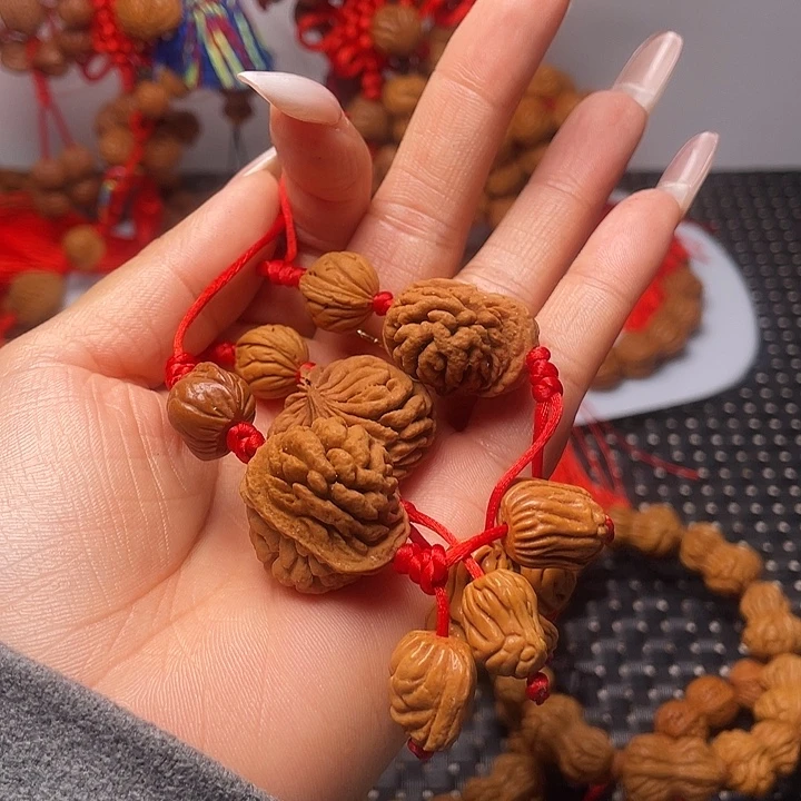 红***彩木质类龙纹桃枭挂件