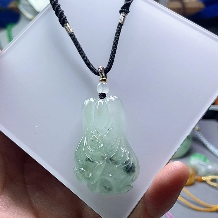 吊坠(赠链)未镶嵌翡翠