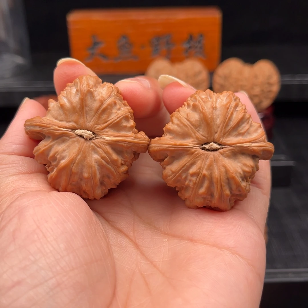 【闪购商品】文玩核桃吊坠大***c三角白