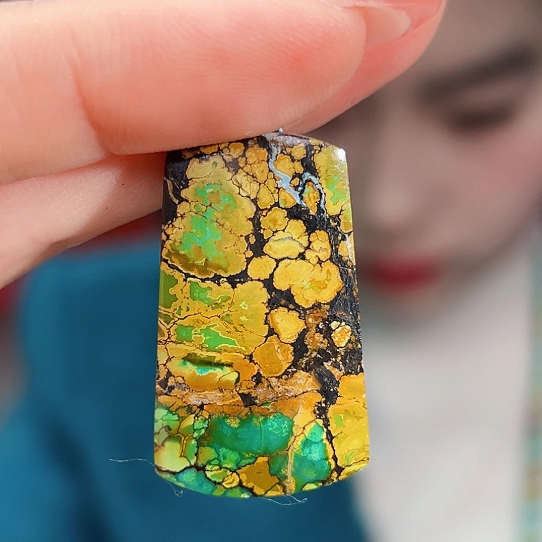 绿松石未镶嵌珠宝奇石