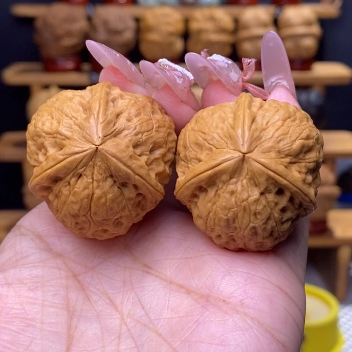 泉***把件文玩核桃寿桃三棱2号38尺正奔