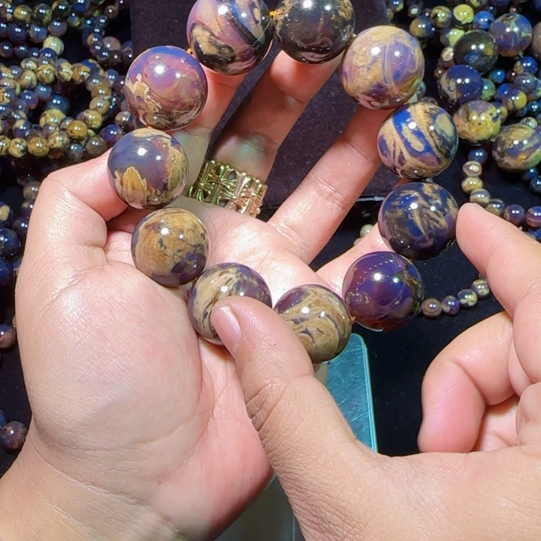 琥珀未镶嵌裸石琥珀