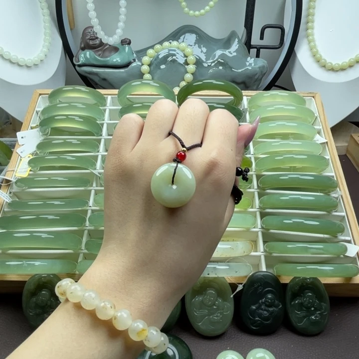 蛇纹石玉合金颈饰
