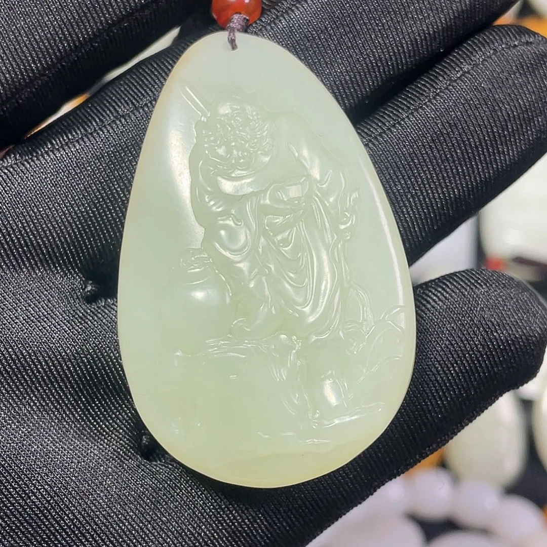 明***一和田玉未镶嵌颈饰吊坠